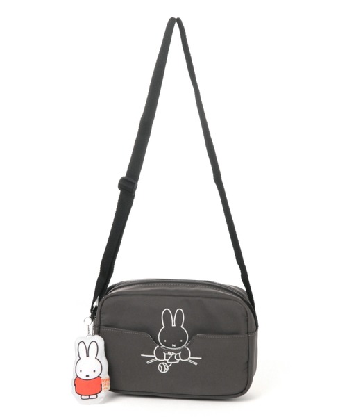 studio CLIP（スタディオクリップ）の「チャームインショルダーバッグ〔Dick Brunaコラボ〕（ショルダーバッグ・レディース・ブラック/ベージュ・FREE）」の3枚目の写真