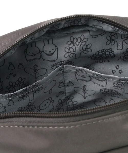 studio CLIP（スタディオクリップ）の「チャームインショルダーバッグ〔Dick Brunaコラボ〕（ショルダーバッグ・レディース・ブラック/ベージュ・FREE）」の13枚目の写真