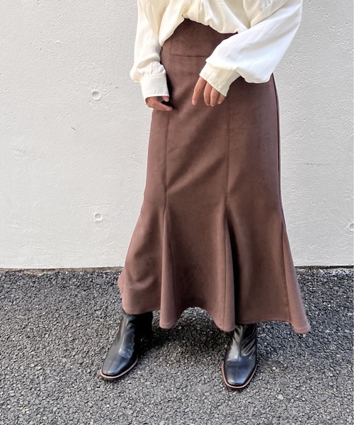 NOMAE（ノーマエ）の「スエードポンチマーメイドスカート（スカート・レディース・ブラック/ベージュ/ライトブラウン/グレー/ホワイト/ライトブルー・FREE）」の4枚目の写真