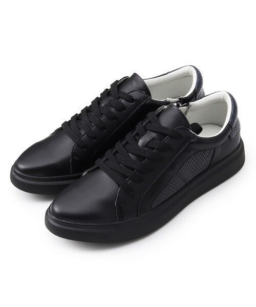 INDIVI(インディヴィ)の「◆【otonaMUSE 1月号掲載商品】バイカラーZIPスニーカー(スニーカー・レディース・ホワイト/ブラック/ブルー・35/45/25)」の3枚目の写真