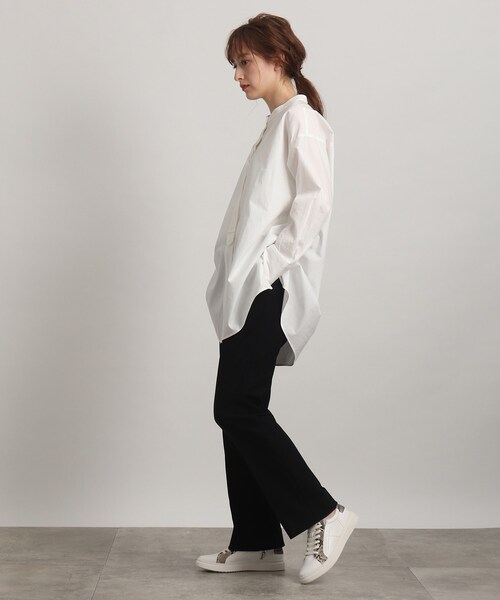 INDIVI(インディヴィ)の「◆【otonaMUSE 1月号掲載商品】バイカラーZIPスニーカー(スニーカー・レディース・ホワイト/ブラック/ブルー・35/45/25)」の7枚目の写真