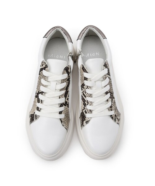 INDIVI(インディヴィ)の「◆【otonaMUSE 1月号掲載商品】バイカラーZIPスニーカー(スニーカー・レディース・ホワイト/ブラック/ブルー・35/45/25)」の13枚目の写真