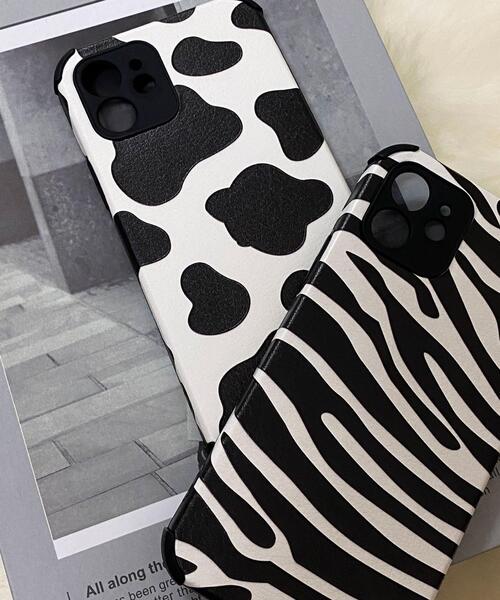 INGNI(イング)の「アニマル柄スマホケース(スマホケース/カバー・レディース・ホワイト×ブラック/ホワイト系その他6/ブラック/ブラック系その他・ONE SIZE)」の13枚目の写真