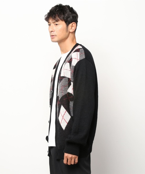 ANREALAGE(アンリアレイジ)の「ANREALAGE GRAVITY ARGYLE CARDIGAN(ニット/セーター・メンズ・ブラック・48)」の6枚目の写真