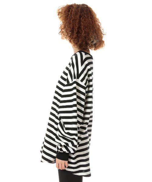 SLY（スライ）の「ROUND HEM CUT TOPS ラウンドヘムカット トップス（Tシャツ/カットソー・レディース・ブラック/オフホワイト/ピンク/ブラック系その他2・FREE）」の18枚目の写真