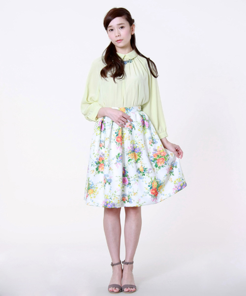 Tiara（ティアラ）の「ギャザーフラワーＰＴスカート（スカート・レディース・オフホワイト/ネイビー・2/3/4）」の4枚目の写真