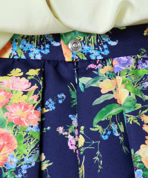 Tiara（ティアラ）の「ギャザーフラワーＰＴスカート（スカート・レディース・オフホワイト/ネイビー・2/3/4）」の8枚目の写真