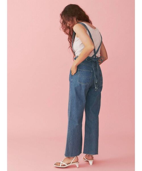 Ungrid（アングリッド）の「ショルダーストラップカットオフデニム（デニムパンツ・レディース・アイボリー/ブルー・24inch/25inch/26inch）」の4枚目の写真