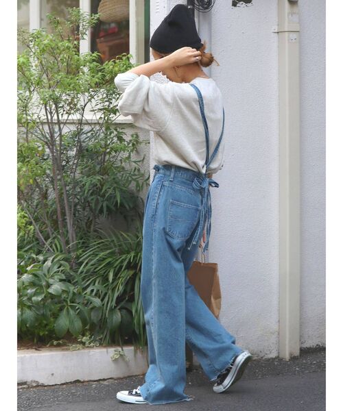 Ungrid（アングリッド）の「ショルダーストラップカットオフデニム（デニムパンツ・レディース・アイボリー/ブルー・24inch/25inch/26inch）」の14枚目の写真