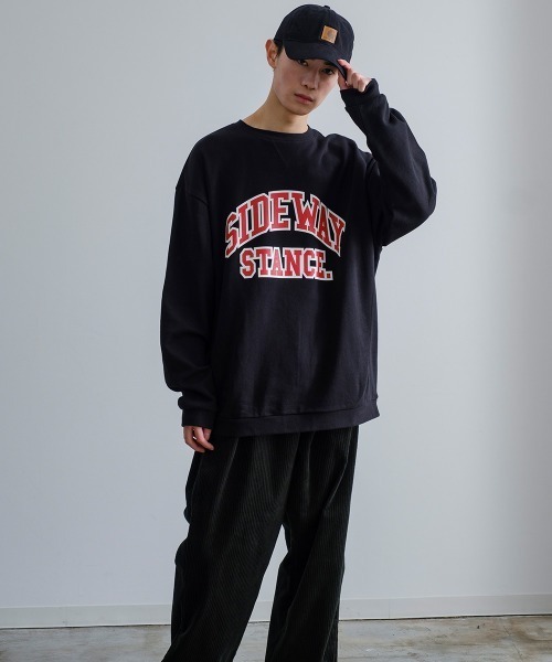SIDEWAY STANCE（サイドウェイスタンス）の「【SIDEWAY STANCE】カレッジロゴ オーバーサイズ スウェット トレーナー（スウェット・メンズ・オフホワイト/ブラック/ブルーグレー/杢グレー/カーキ・MEDIUM/X-LARGE/LARGE）」の7枚目の写真