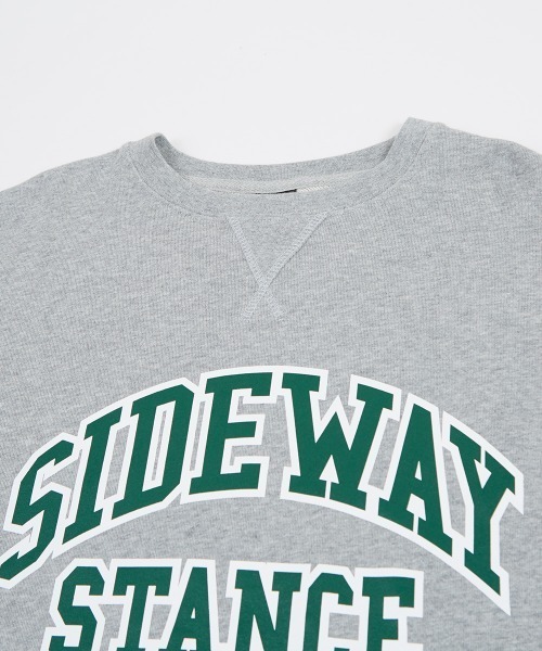 SIDEWAY STANCE（サイドウェイスタンス）の「【SIDEWAY STANCE】カレッジロゴ オーバーサイズ スウェット トレーナー（スウェット・メンズ・オフホワイト/ブラック/ブルーグレー/杢グレー/カーキ・MEDIUM/X-LARGE/LARGE）」の18枚目の写真