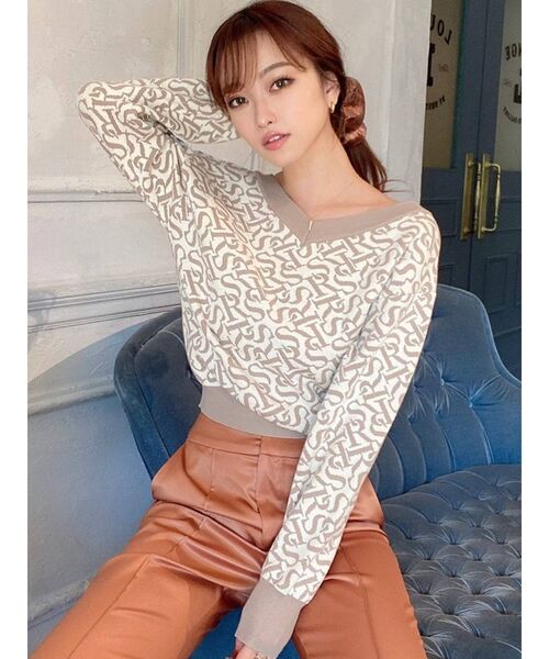 RESEXXY（リゼクシー）の「Vネックオフショルニットトップス（ニット/セーター・レディース・ブラック/ベージュ/ブルー・FREE）」の3枚目の写真