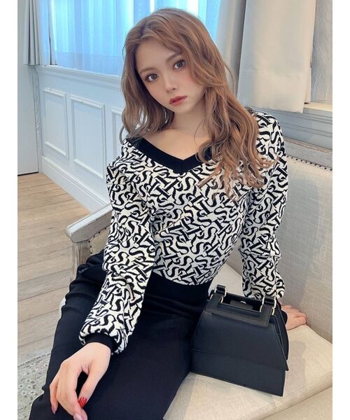 RESEXXY（リゼクシー）の「Vネックオフショルニットトップス（ニット/セーター・レディース・ブラック/ベージュ/ブルー・FREE）」の7枚目の写真