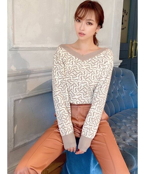 RESEXXY（リゼクシー）の「Vネックオフショルニットトップス（ニット/セーター・レディース・ブラック/ベージュ/ブルー・FREE）」の4枚目の写真