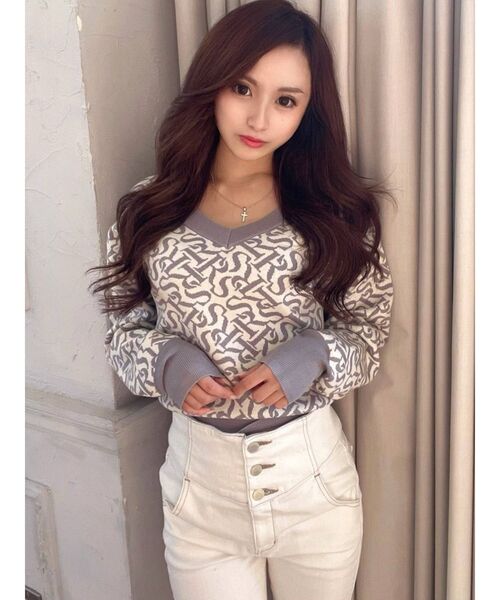 RESEXXY（リゼクシー）の「Vネックオフショルニットトップス（ニット/セーター・レディース・ブラック/ベージュ/ブルー・FREE）」の16枚目の写真