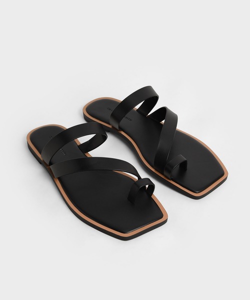 CHARLES & KEITH(チャールズ & キース)の「トゥリング ストラッピースライドサンダル / Toe Ring Strappy Slide Sandals(サンダル・レディース・ブラック/オフホワイト/ライム・22.5cm/23cm/23.5cm/24.5cm/25cm/25.5cm)」の12枚目の写真