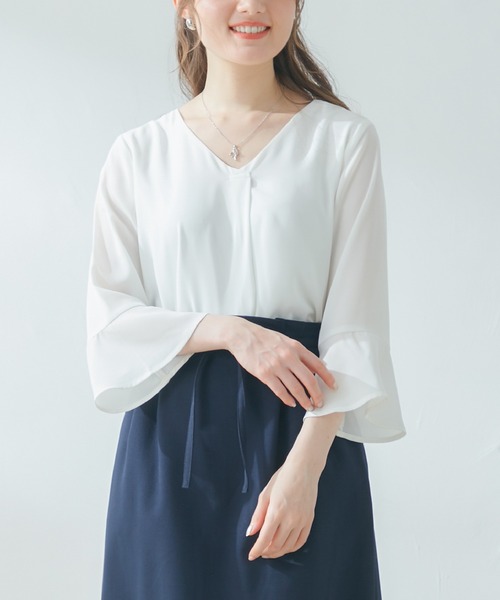 Honeys（ハニーズ）の「前タックトップス（シャツ/ブラウス・レディース・ホワイト/グリーン/ホワイト系その他/ブラック系その他/ピンク系その他・LL/S/M/L）」の2枚目の写真