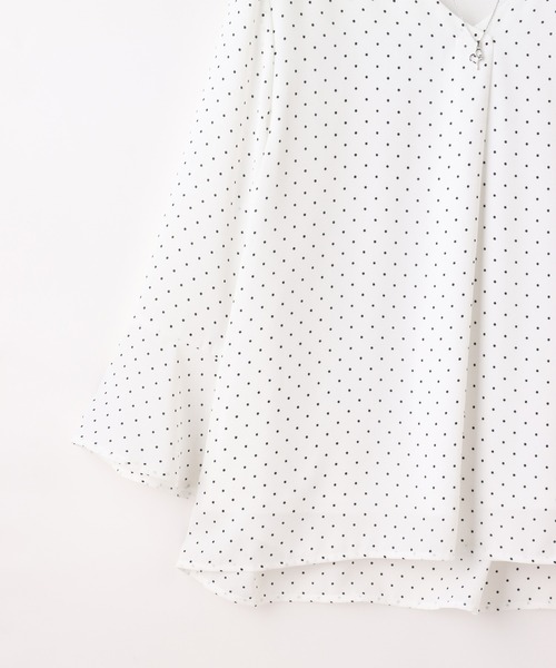 Honeys（ハニーズ）の「前タックトップス（シャツ/ブラウス・レディース・ホワイト/グリーン/ホワイト系その他/ブラック系その他/ピンク系その他・LL/S/M/L）」の9枚目の写真