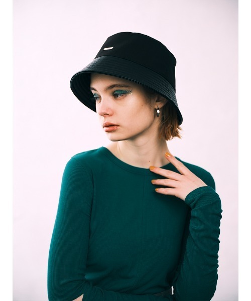 ENVYM（アンビー）の「スウィッチングバケットハット（キャップ・レディース・ブラック/ホワイト・FREE）」の2枚目の写真