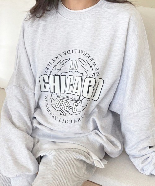 Dalfwin（ダールフィン）の「2022 S/S 春夏 韓国スウェット CHICAGOプリントスウェット トレーナー（スウェット・レディース・クリーム/グレー系その他/ライトブルー・FREE）」の6枚目の写真