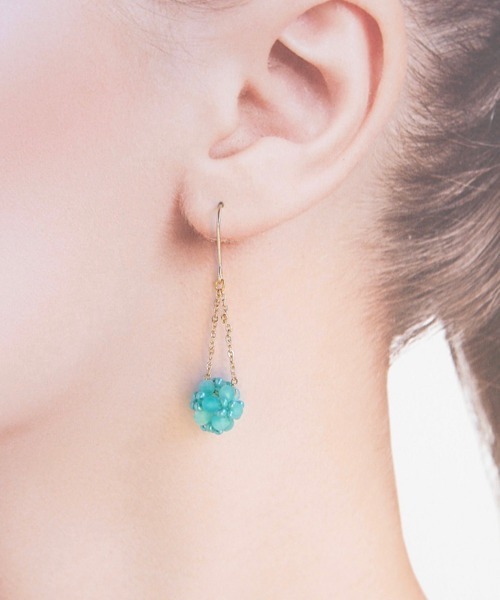 tone(トーン)の「【SPICY COLORS】天然石ボールのそよ風ピアス【14kgf】(ピアス(両耳用)・レディース・ライトブルー/ピンク/オレンジ/ブルー・FREE)」の14枚目の写真