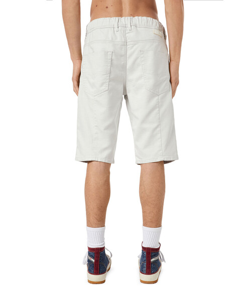 DIESEL(ディーゼル)の「DIESEL SS22 メンズ ショートパンツ ジョグジーンズ サステナブル(デニムパンツ・メンズ・ホワイト・32inch/28inch/26inch/36inch/30inch/34inch)」の7枚目の写真