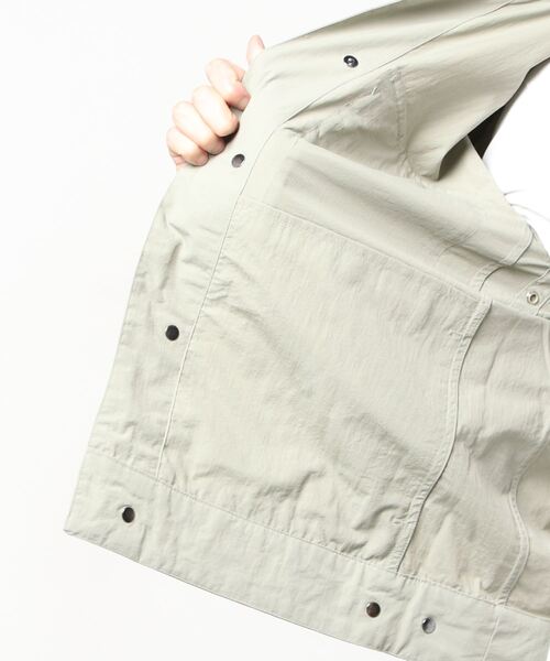 Guess（ゲス）の「Woven Jacket（その他アウター・メンズ・カーキ/グレー・MEDIUM/X-LARGE/LARGE）」の15枚目の写真