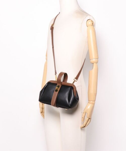 florist(フローリスト)の「【2WAY】配色レザーのがま口ハンドバッグ/ショルダーバッグ(ショルダーバッグ・レディース・オフホワイト/ベージュ/ブラック・FREE)」の5枚目の写真