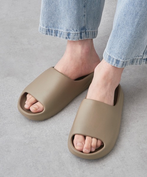 SETUP7（セットアップセブン）の「選べるバリエーション！【SETUP7】スライダーサンダル / トングサンダル KNF（サンダル・メンズ・グリーン/グレー/ブラック/ブラック系その他2/ブラック系3/ブラック系その他4/ピンク/ブルー/ライトグリーン/グレイッシュベージュ/ホワイト・42/44/40/38/37/36）」の7枚目の写真