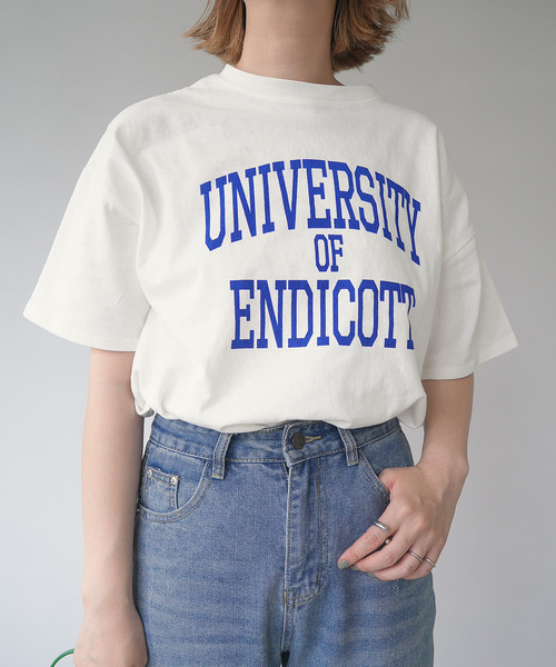 c.u.l(シーユーエル)の「天竺カレッジロゴTシャツ culwd22ss012(Tシャツ/カットソー・レディース・ライトベージュ/ホワイト×ブルー・FREE)」の1枚目の写真