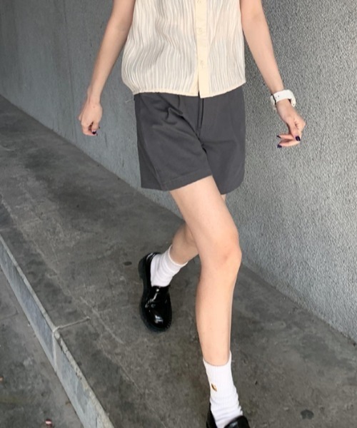 MANGROVE(マングローブ)の「ハイウエストカラーショートパンツ(その他パンツ・レディース・パープル/グレー/ホワイト/イエロー/ブラック/グリーン・LARGE/MEDIUM)」の8枚目の写真