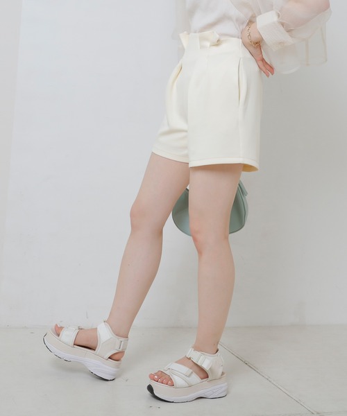 Chico(チコ)の「ウエストデザインポンチショートパンツ(その他パンツ・レディース・ホワイト/ブラック/ピンク・FREE)」の8枚目の写真