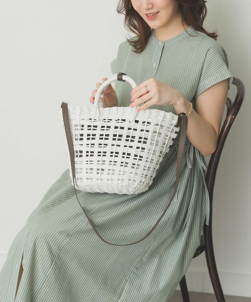 RODE SKO（ロデスコ）の「ショルダー付編みかごバッグ（かごバッグ・レディース・ホワイト/ブラウン/ブルー/グリーン・ONE）」の2枚目の写真