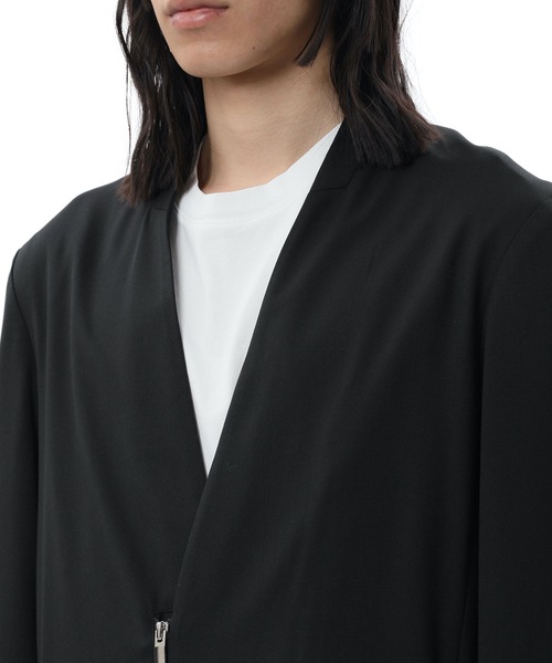 ATTACHMENT（アタッチメント）の「WO/PEストレッチ ギャバジン カラーレスロングジャケット/  WO/PE STRETCH GABARDINE COLLARLESS LONG JACKET（ノーカラーコート・メンズ・ブラック/ベージュ・1/2/3）」の7枚目の写真