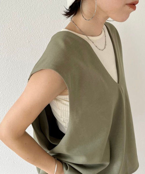 wee9s(ウィークス)の「over size ponte vest / オーバーサイズポンチベスト(ベスト・レディース・ブラック/カーキ/アイボリー/テラコッタ・FREE)」の4枚目の写真