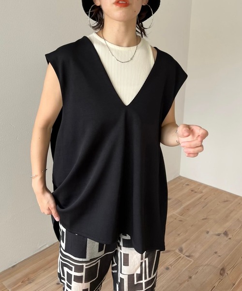 wee9s(ウィークス)の「over size ponte vest / オーバーサイズポンチベスト(ベスト・レディース・ブラック/カーキ/アイボリー/テラコッタ・FREE)」の11枚目の写真