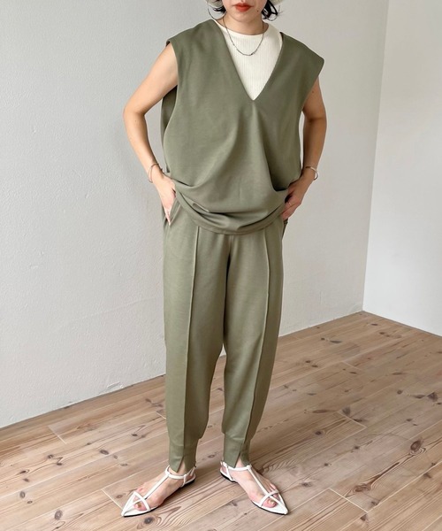 wee9s(ウィークス)の「over size ponte vest / オーバーサイズポンチベスト(ベスト・レディース・ブラック/カーキ/アイボリー/テラコッタ・FREE)」の15枚目の写真