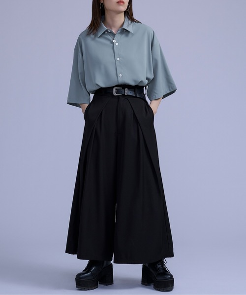 Ellno Loset（エルノロゼット）の「2wayケープ付きシャツ