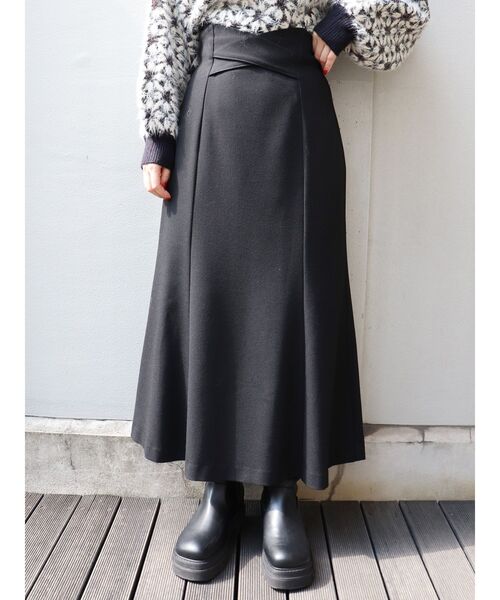 MURUA(ムルーア)の「クロスウエストマーメイドスカート(スカート・レディース・ブラック/グリーン/その他1・1/2)」の1枚目の写真