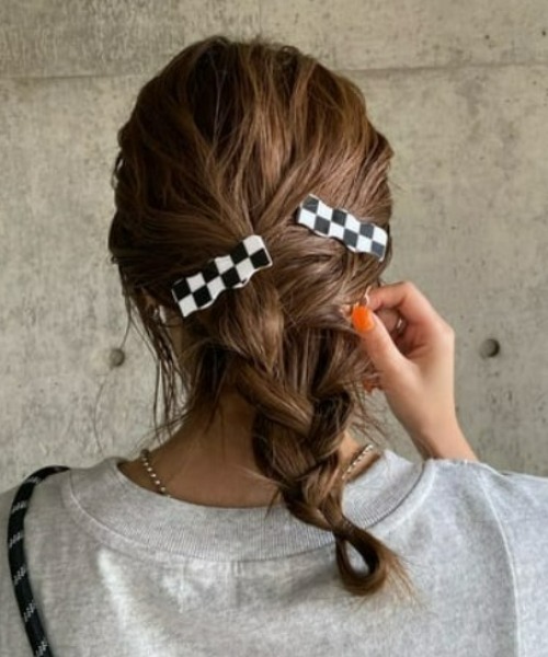 RODEO CROWNS WIDE BOWL（ロデオクラウンズワイドボウル）の「チェッカーフラッグヘアクリップ（バレッタ/ヘアクリップ・レディース・ブルー系その他/ブラック系その他/ピンク系その他・FREE）」の2枚目の写真