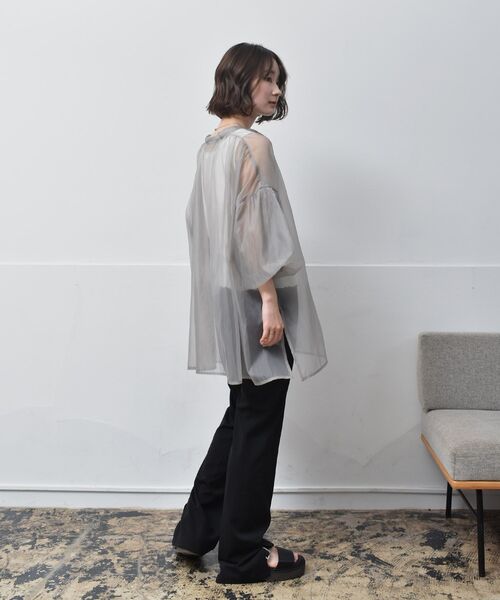 RETRO GIRL（レトロガール）の「袖バルーンオーガンジーBL（シャツ/ブラウス・レディース・ライトグレー/ブラウン/グリーン・FREE）」の4枚目の写真