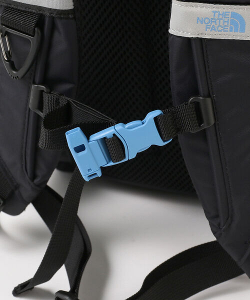 こども ビームス（コドモビームス）の「THE NORTH FACE / レクタング キッズ 22（17L）（バックパック/リュック・キッズ・ブラック/イエロー系その他3/ブルー・ONE SIZE）」の6枚目の写真