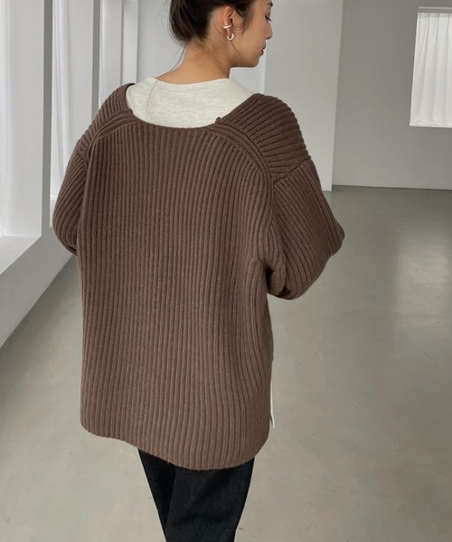 WILLFULLY（ウィルフリー）の「new v neck profound slack knit