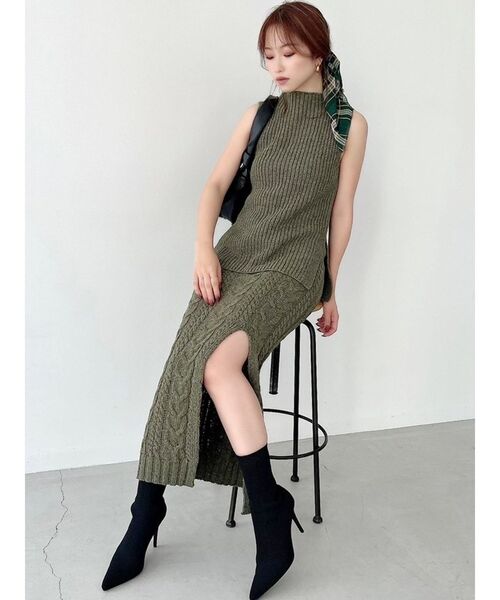 RESEXXY(リゼクシー)の「ストレッチスレンダーブーツ(ブーツ・レディース・アイボリー/ブラック・SMALL/MEDIUM/LARGE)」の17枚目の写真
