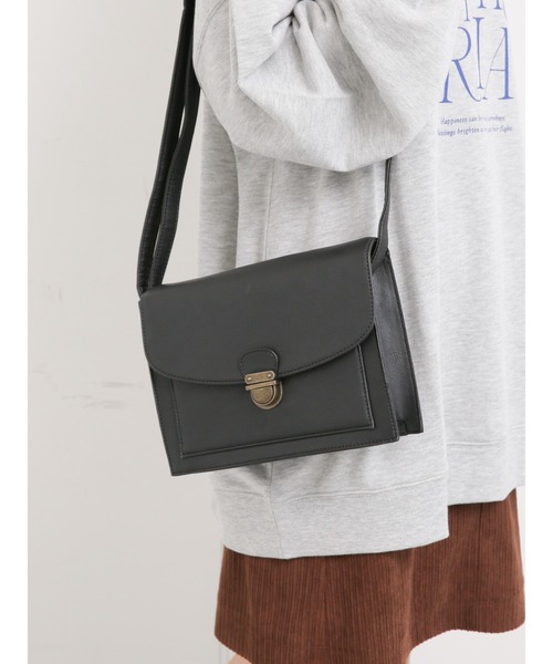 ehka sopo（エヘカソポ）の「フラップスクエアショルダー（ショルダーバッグ・レディース・ブラウン/ブラック/オフホワイト・ﾌﾘ-）」の3枚目の写真