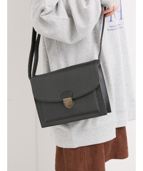 ehka sopo（エヘカソポ）の「フラップスクエアショルダー（ショルダーバッグ・レディース・ブラウン/ブラック/オフホワイト・ﾌﾘ-）」の13枚目の写真