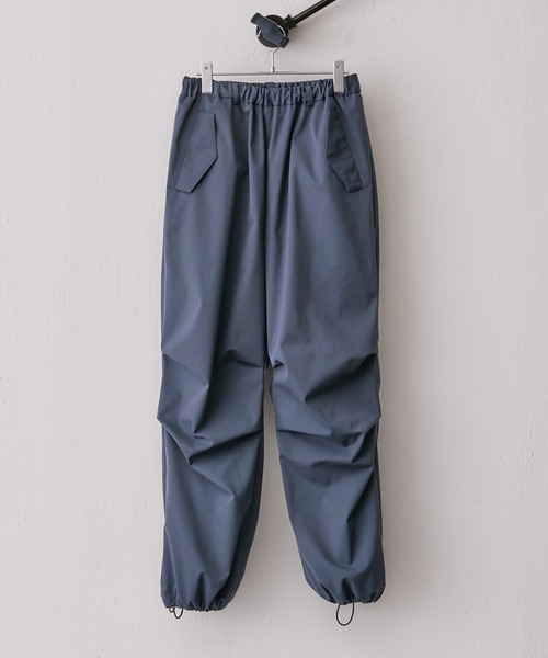 Lui's（ルイス）の「テック スノーパンツ/パラシュートパンツ（カーゴパンツ・メンズ・ブラック/ブルー・S/M）」の2枚目の写真