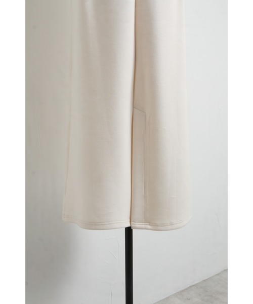 &. NOSTALGIA(アンドドットノスタルジア)の「【yuumiさんコラボ】ダンボールポンチタックワンピース(ワンピース・レディース・アイボリー/ダークネイビー・FREE)」の22枚目の写真