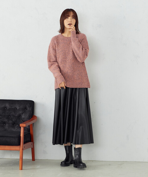 COMME CA ISM（コムサイズム）の「フェイクレザー　タックフレアースカート（スカート・レディース・ブラック/ピンク/モカ・MEDIUM/LARGE）」の4枚目の写真