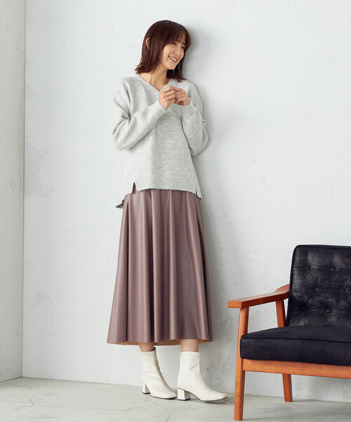 COMME CA ISM（コムサイズム）の「フェイクレザー　タックフレアースカート（スカート・レディース・ブラック/ピンク/モカ・MEDIUM/LARGE）」の8枚目の写真